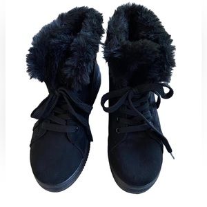 Black Combat Sneaker Style Faux Fur Ankle Lace Up Boots NEW